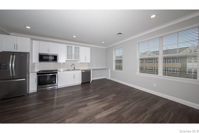 40 Elizabeth St in Farmingdale, NY - Building Photo - Building Photo