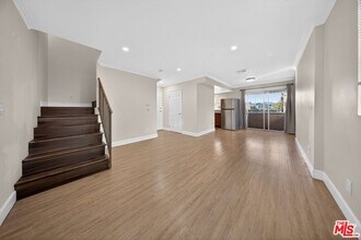 11063 Cumpston St in Los Angeles, CA - Building Photo - Building Photo