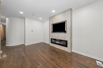 4734 S St Lawrence Ave in Chicago, IL - Building Photo - Building Photo