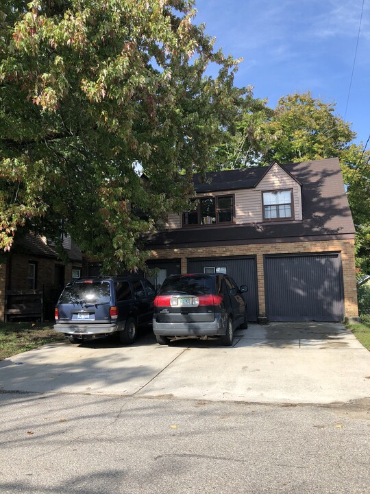 201 E Gaylord St in Mt. Pleasant, MI - Foto de edificio
