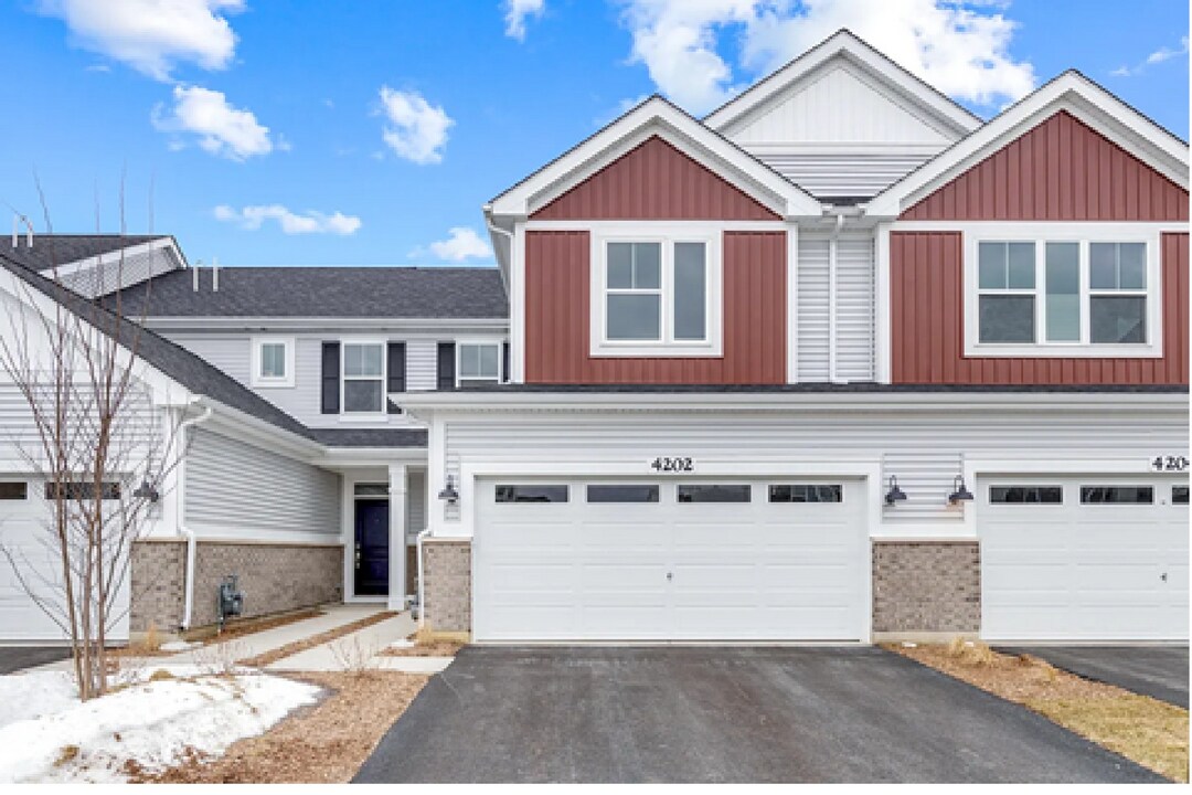 4202 Calder Ln in Aurora, IL - Building Photo