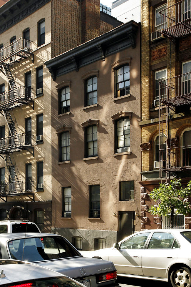 224 E 36th St in New York, NY - Foto de edificio - Building Photo