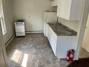 27 Brown Ln, Unit b1 in New Egypt, NJ - Building Photo - Building Photo