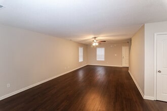 9999 Chariden Dr in Cordova, TN - Building Photo - Building Photo