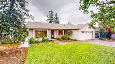 5302 Badger Rd in Santa Rosa, CA - Building Photo - Building Photo