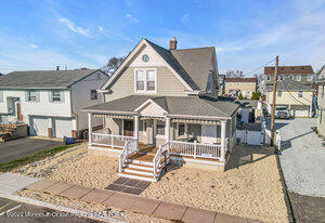 211 Arnold Ave in Point Pleasant Beach, NJ - Building Photo - Building Photo