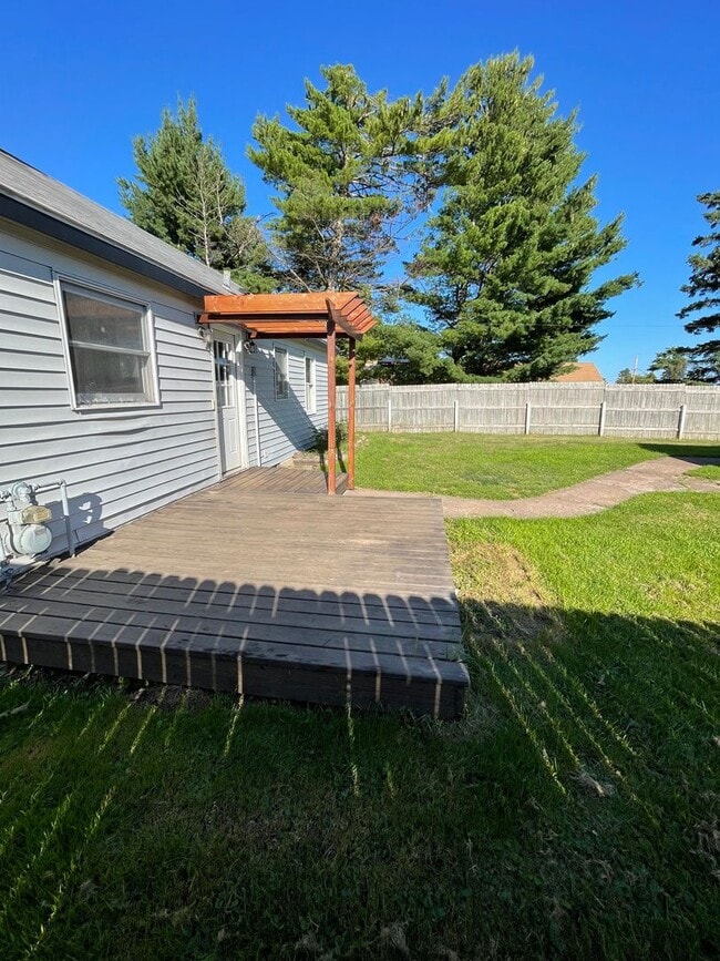 1718 8th Ave in Two Harbors, MN - Building Photo - Building Photo