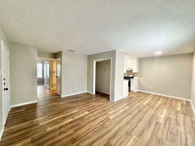 515 S Bois D Arc Ave in Tyler, TX - Building Photo - Building Photo