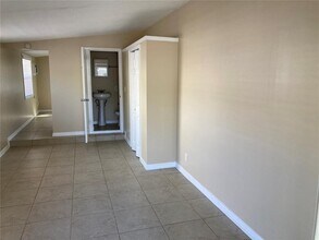 5609 Tangerine Ave S in Gulfport, FL - Building Photo - Building Photo