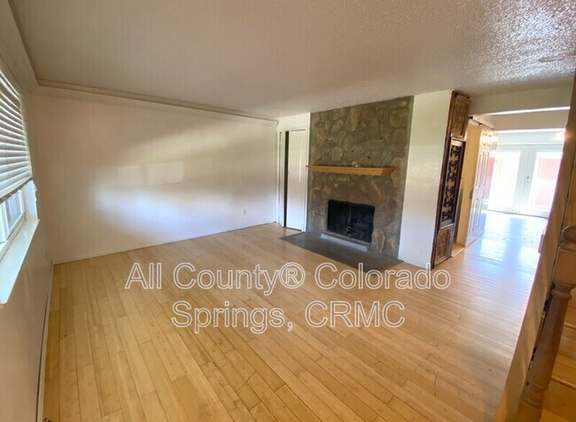 218 W Rockrimmon Blvd in Colorado Springs, CO - Building Photo - Building Photo