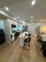 157 Maverick St, Unit 2 in Boston, MA - Building Photo