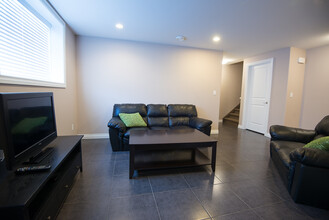 820 Cumberland Ave S in Saskatoon, SK - Building Photo - Building Photo