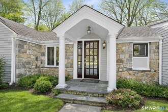 815 Valley Rd in New Canaan, CT - Building Photo - Building Photo