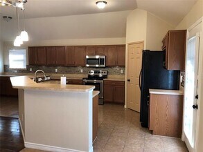 4005 Vista Greens Dr in Fort Worth, TX - Foto de edificio - Building Photo