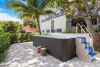 1710 SW 27th Ave in Miami, FL - Building Photo - Building Photo