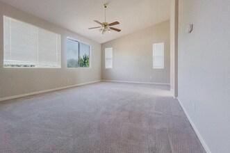 4255 E Morada Ln in Stockton, CA - Building Photo - Building Photo