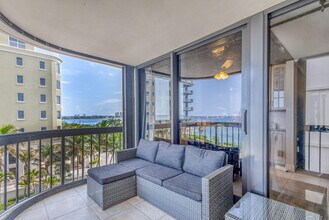 5380 N Ocean Dr in Riviera Beach, FL - Building Photo - Building Photo