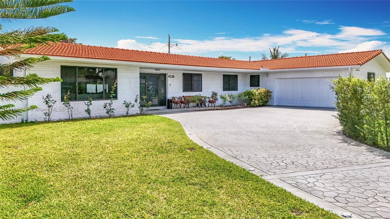 4226 Taylor St in Hollywood, FL - Building Photo
