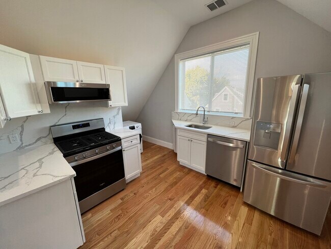 29 Alpine St, Unit #1