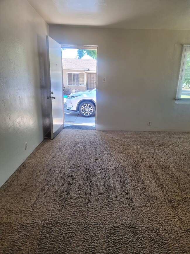1016-1018 Hackberry Ave in Modesto, CA - Building Photo - Building Photo