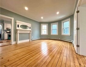 17 Amy St, Unit 1 in Providence, RI - Building Photo - Building Photo