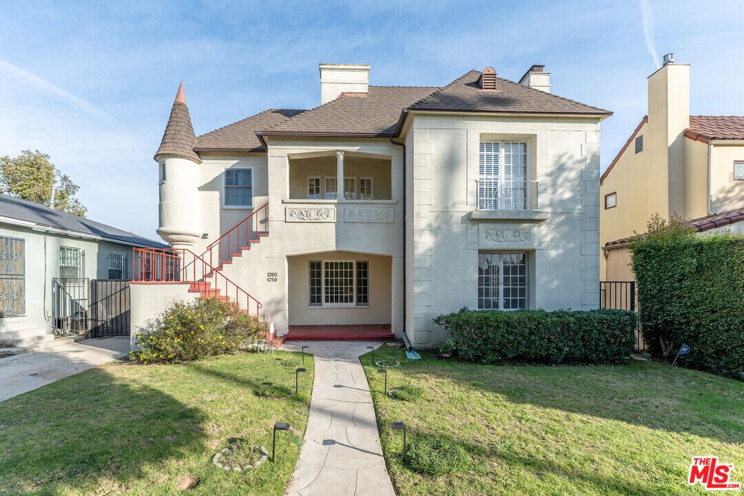 1258 Meadowbrook Ave in Los Angeles, CA - Building Photo