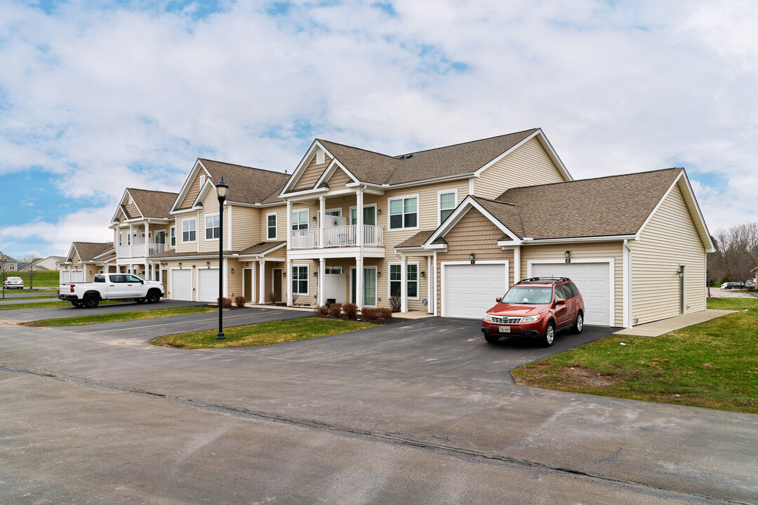 Union Meadows I & II in North Chili, NY - Building Photo