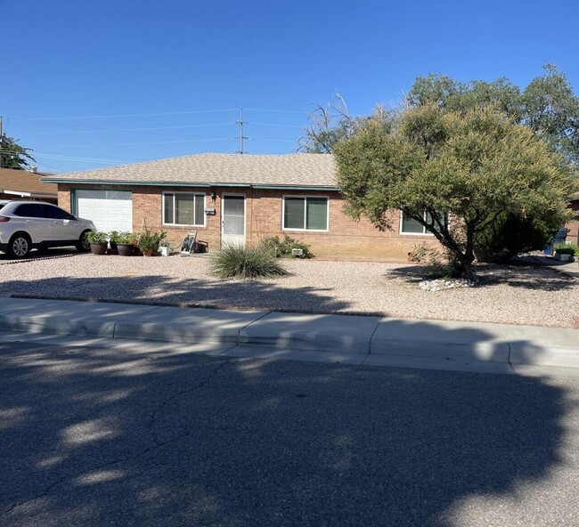 2507 General Marshall St NE in Albuquerque, NM - Building Photo - Building Photo