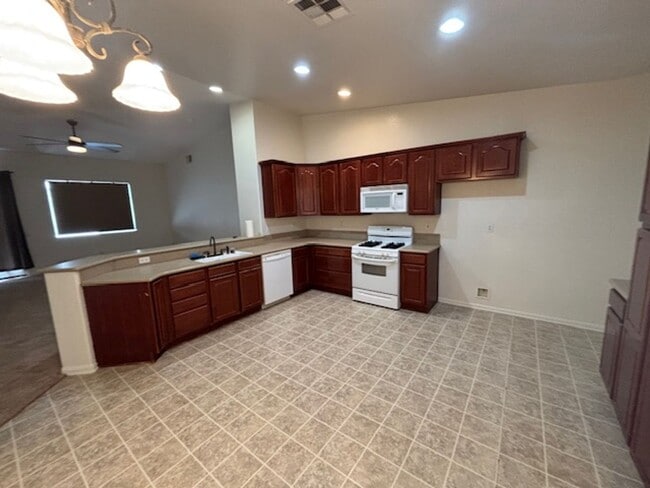 2887 Wensley Ave in El Centro, CA - Building Photo - Building Photo