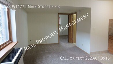 N88W16775-W16775 Main St in Menomonee Falls, WI - Building Photo - Building Photo