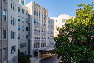 Woodley Park Towers in Washington, DC - Building Photo - Building Photo