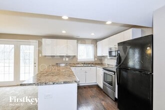 17801 Old Jamestown Rd in Florissant, MO - Building Photo - Building Photo