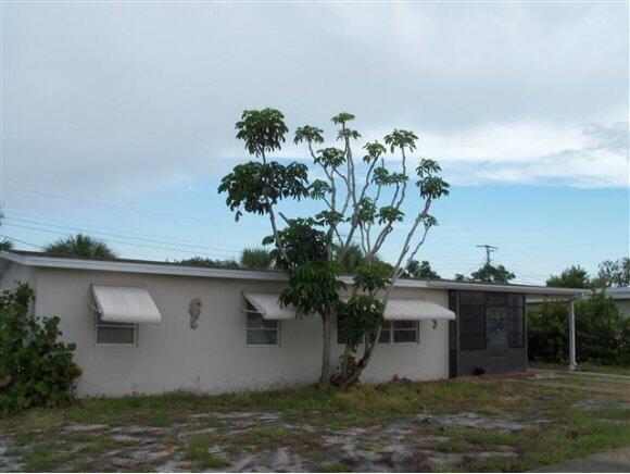 1060 Cable Ln NE in Palm Bay, FL - Building Photo