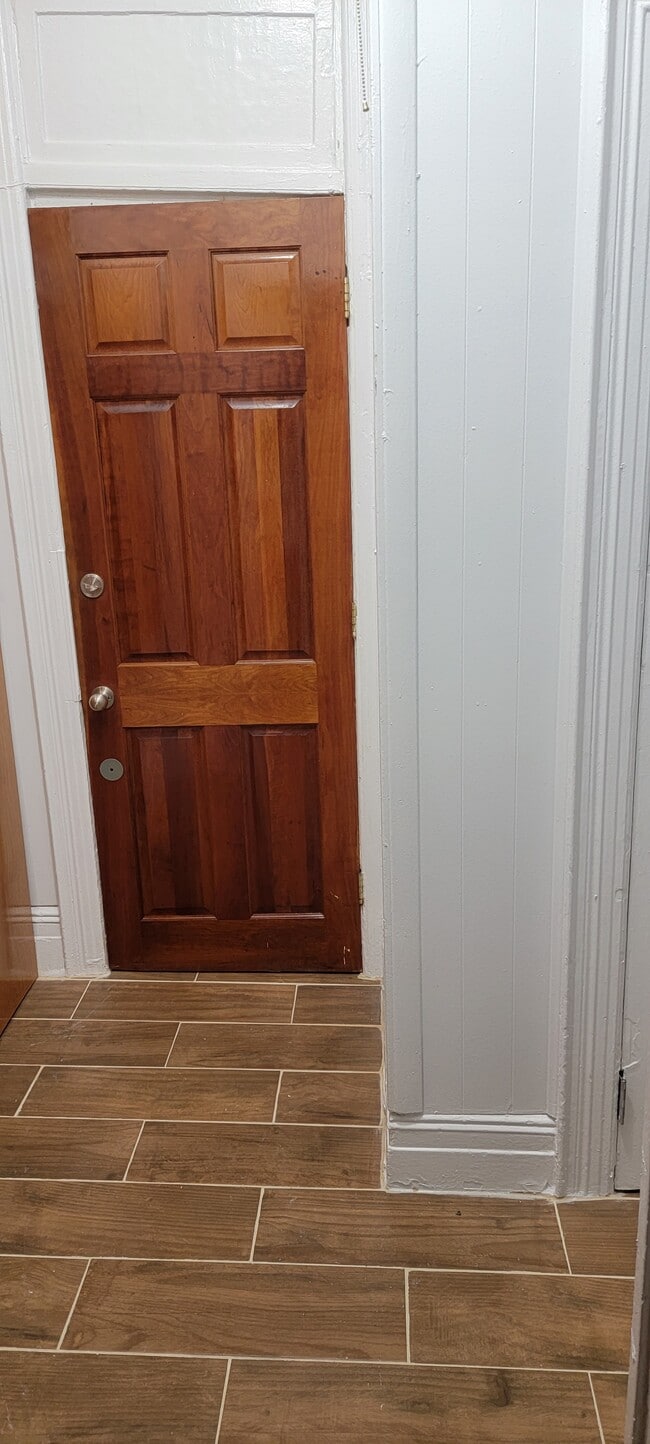 4468 23rd St, Unit 2 in Long Island City, NY - Building Photo - Building Photo