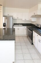 12205 Oxnard St in Los Angeles, CA - Building Photo - Building Photo
