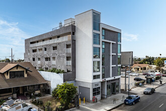 1130 W MLK Blvd in Los Angeles, CA - Foto de edificio - Building Photo