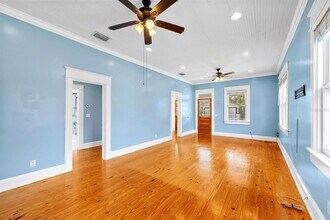2402 E 10th Ave in Tampa, FL - Foto de edificio - Building Photo