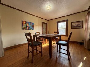 921 E Burlington St in Iowa City, IA - Building Photo - Building Photo