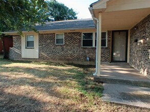 1320 Parkwoods Terrace in Midwest City, OK - Building Photo - Building Photo