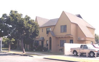 3130-3138 Indiana Ave in South Gate, CA - Building Photo
