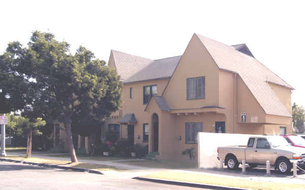 3130-3138 Indiana Ave in South Gate, CA - Foto de edificio