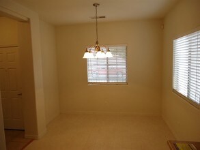 18641 W Mission Ln in Waddell, AZ - Foto de edificio - Building Photo