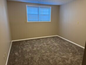 4305 N Ripley St, Unit 2 in Davenport, IA - Building Photo - Building Photo