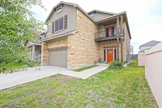 303 Rockpile Creek Ln in Laredo, TX - Building Photo - Building Photo