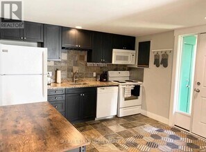 5 Dawson Dr in Collingwood, ON - Building Photo - Building Photo