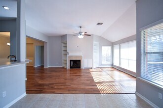 31 Rolling Ridge Ct in Conroe, TX - Building Photo - Building Photo