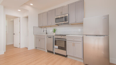 1629 W Virginia Ave NE, Unit 3 in Washington, DC - Building Photo - Building Photo