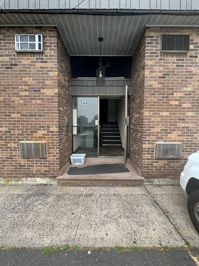 44-46 Capitol Ave in New Britain, CT - Building Photo - Building Photo