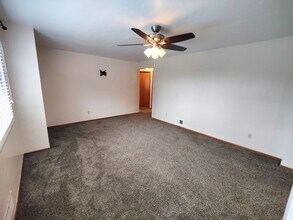 560 E Garden Rd in Pittsburgh, PA - Building Photo - Building Photo