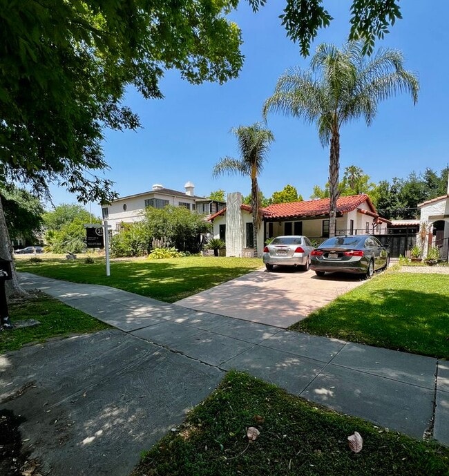 property at 484 W 25th St